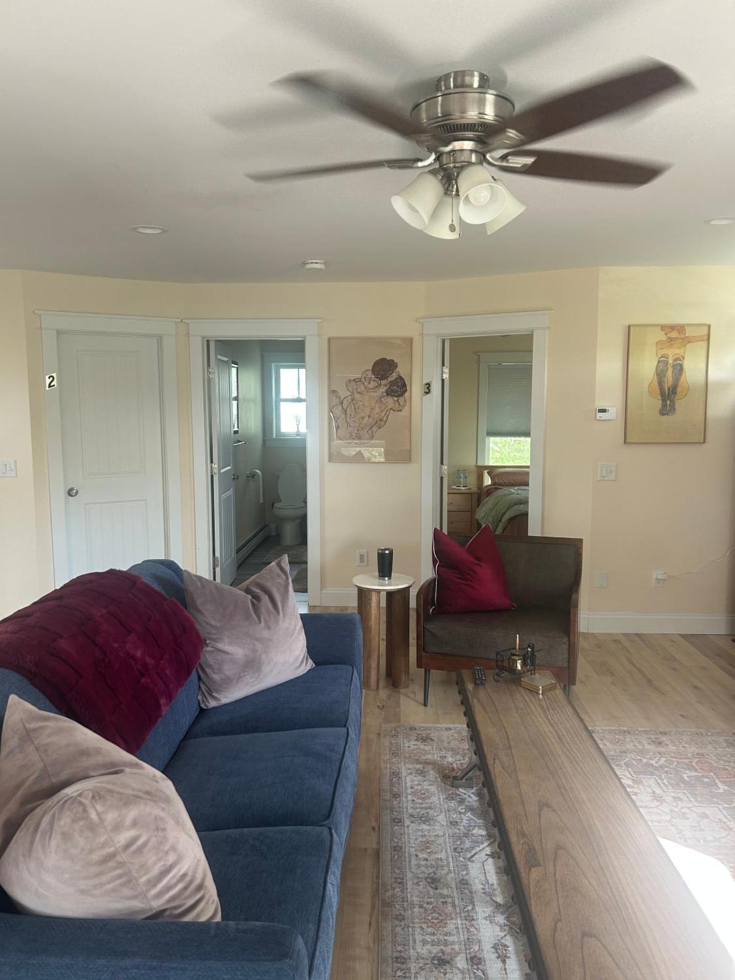 Roberts Lake House Room #3 Колчестър Екстериор снимка
